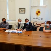 1-Beaucaire-Signature-Charte-Ville-aidante-alzeimer-Julien-Sanchez.