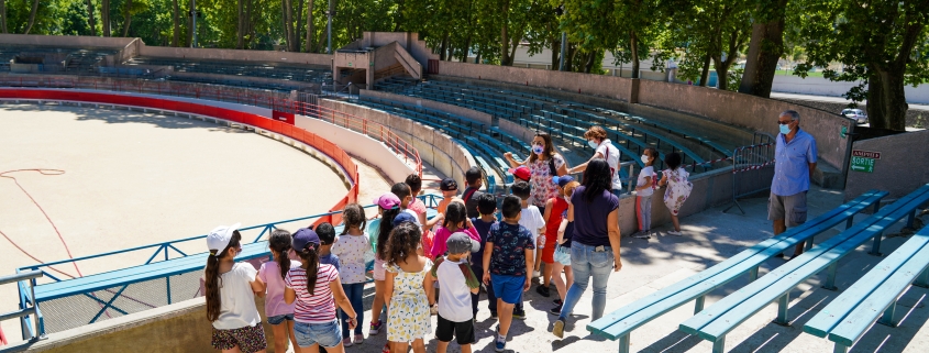 Visite des arènes de Beaucaire avec les élèves de CP de l'école primaire Préfecture.